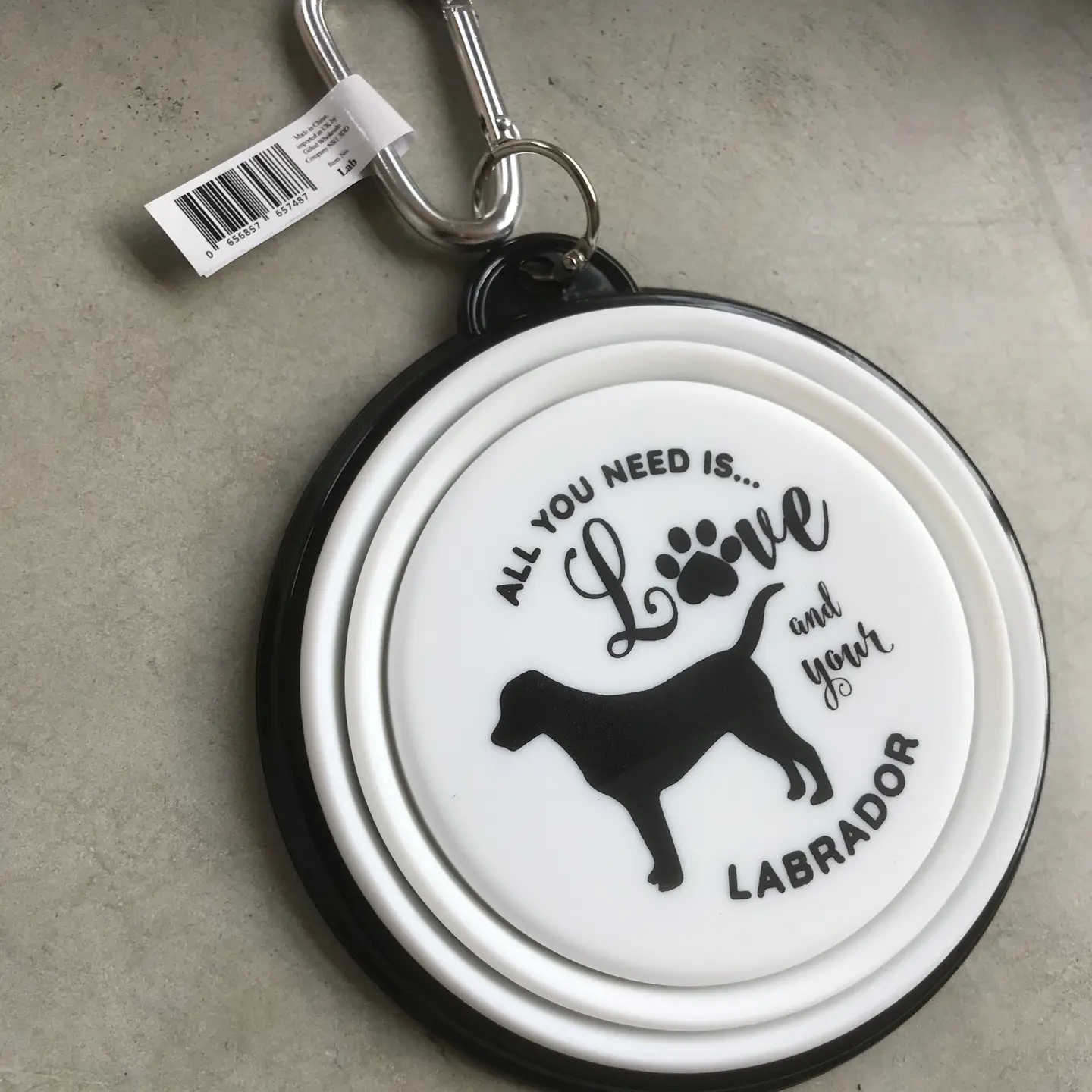 891a36eb5c28705856ee6c938b0fcacdc1f8b082eebeba8c006efbe4c8d5ffe3 Labrador Travel Pet Bowl - Image 1