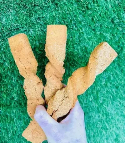 cheesy straws